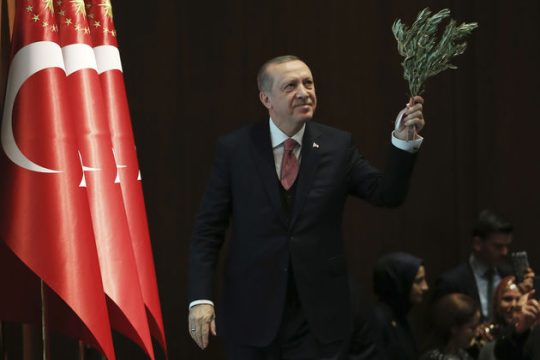 Ο Ερντογάν, η κάλπη και η αντιπολίτευση