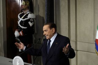 Κυβέρνηση με άγνωστο χ τον Μπερλουσκόνι