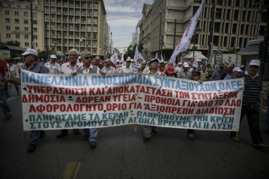 Στους δρόμους κατά του νόμου Κατρούγκαλου