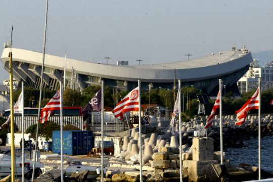 Ξαναζωντανεύει ο περιβάλλων χώρος του ΣΕΦ