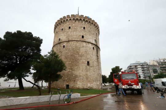 Η Θεσσαλονίκη μετρά τις πληγές της