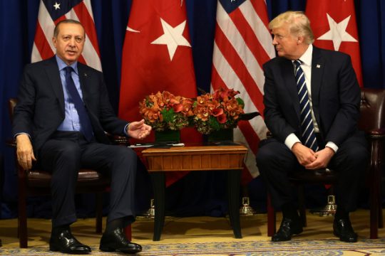 Οι ΗΠΑ «παγώνουν» τις πωλήσεις όπλων στην Τουρκία;