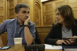 Οι δανειστές πιέζουν για τις αντικειμενικές