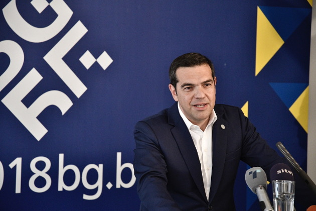 «Πρώτα erga omnes και σύνταγμα και μετά ονομασία»
