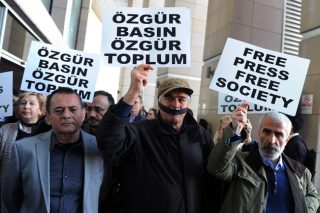 Δεν μπορείς να φιμώσεις τις ελεύθερες φωνές!