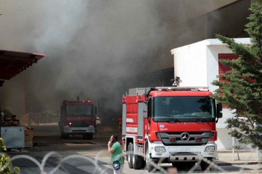 Πυρκαγιά σε εργοστάσιο ανακύκλωσης στον Ασπρόπυργο