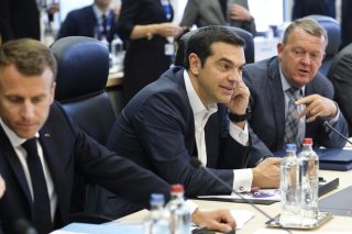 Αναταράξεις εντός για το προσφυγικό