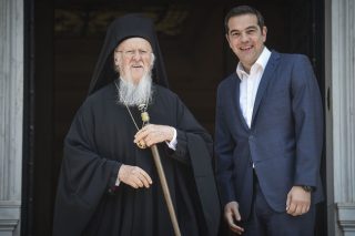 Με τις ευλογίες Βαρθολομαίου η προσπάθεια για λύση