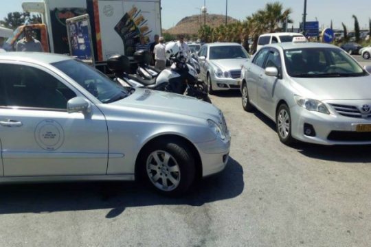 Ηράκλειο: Παράσταση διαμαρτυρίας των ΤΑΞΙ στο αεροδρόμιο