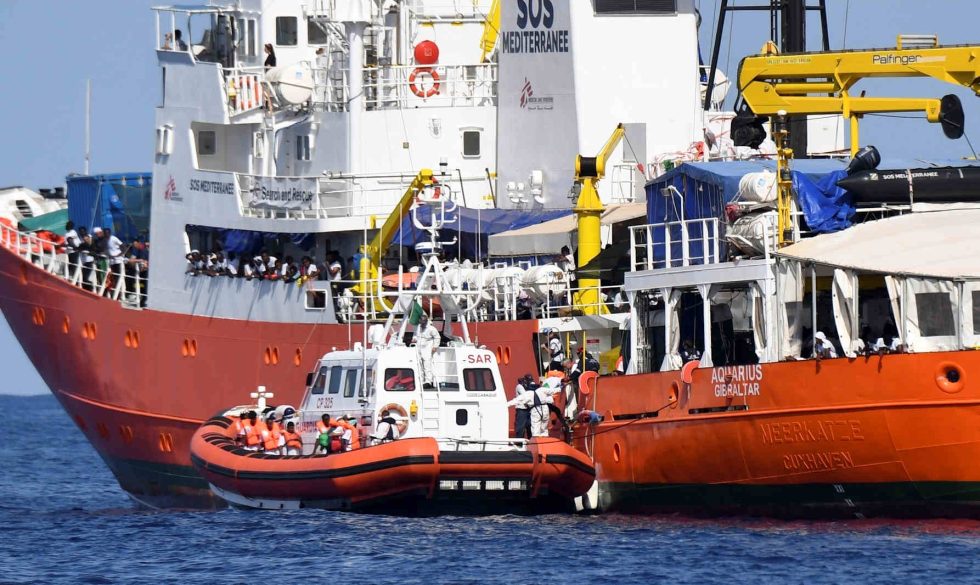 Ηταν ένα μικρό καράβι (γεμάτο πρόσφυγες και μετανάστες)