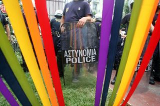 Η ΕΛ.ΑΣ. στιγματίζει τους διεμφυλικούς ως ψυχικά ασθενείς