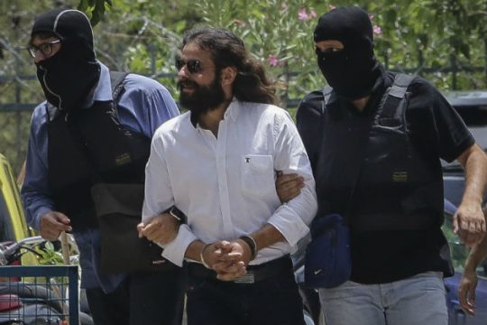 Ελεύθερος με περιοριστικούς όρους ο υπόδικος Μπαρμπαρούσης