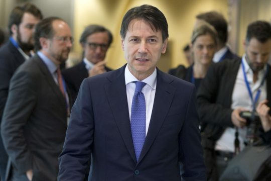 Λύση εκτός Ευρώπης προτείνει ο Κόντε για το μεταναστευτικό