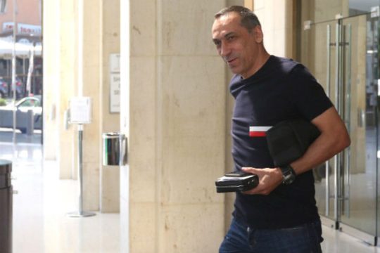 Ιδια με τον Ουζουνίδη
