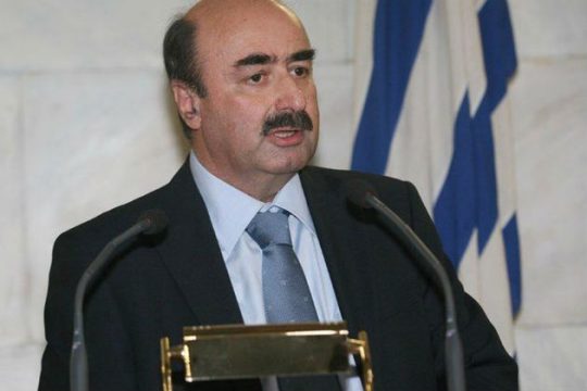 «Κόμματα ρυμουλκούνται από επιχειρηματικά συμφέροντα»
