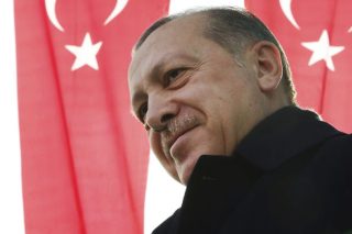 «Καυτή πατάτα» στα χέρια του Ερντογάν