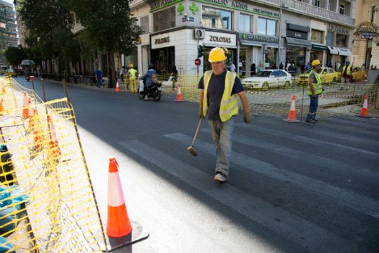 Ρυθμίσεις για «μαύρη» εργασία και κανόνες για εργολαβίες