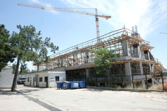 Ετοιμοι για γκρέμισμα