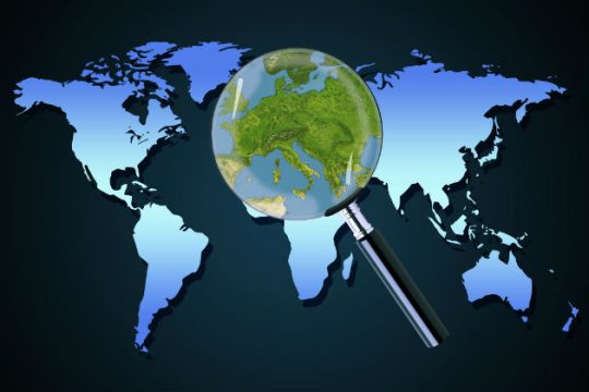 Le Monde: Επείγον να κλείσει το θέμα του ελληνικού χρέους