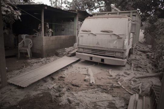 Θάφτηκαν κάτω από τη στάχτη
