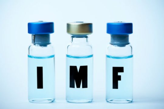 Saarbrücker Zeitung: «Το ΔΝΤ αφήνει την Ευρώπη μόνη της»