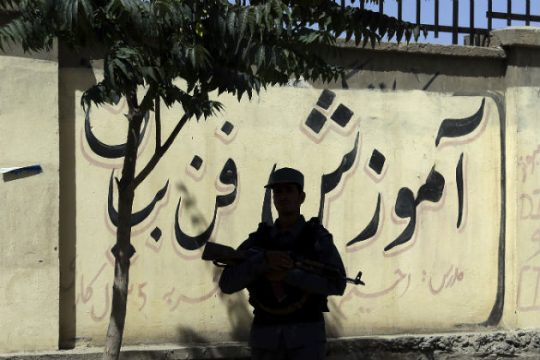 Βομβιστής αυτοκτονίας «μάτωσε» την εκεχειρία στο Αφγανιστάν