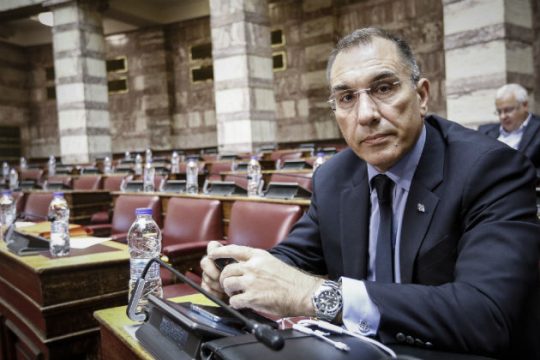 Ταυτίζεται και πάλι με τους ακραίους