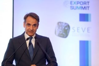 Εθνικές κορόνες και μακεδονικός… χαλβάς