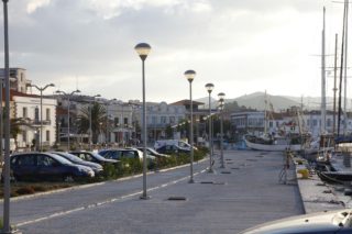 Καταδικάστηκε για παράβαση καθήκοντος και επιβραβεύτηκε