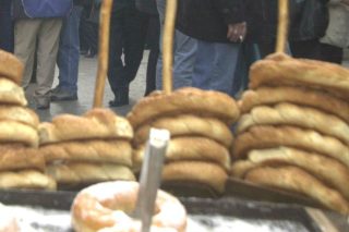 Πόσους λουκουμάδες θέλουμε για τον Θέμο Αναστασιάδη;