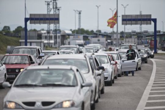 Αλλάζουν τις πινακίδες των οχημάτων στην ΠΓΔΜ