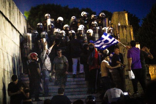 Φασίστες χτύπησαν και έκλεψαν φωτορεπόρτερ