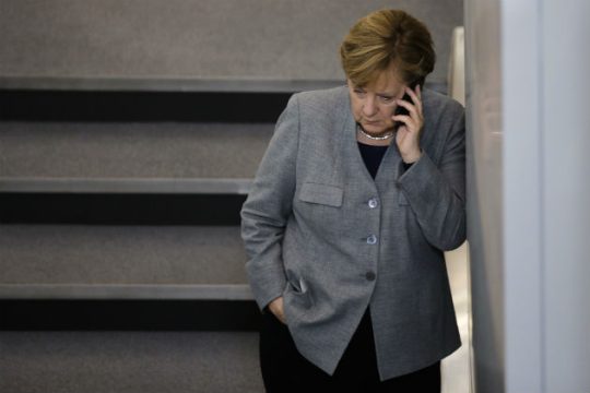 Η Μέρκελ μεταξύ Σκύλλας και Χάρυβδης