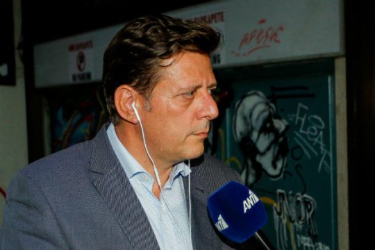 Πυροβολισμοί στον αέρα στο γραφείο του Μ. Βαρβιτσιώτη