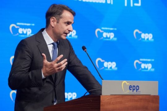 Στρίβειν διά της γλώσσης