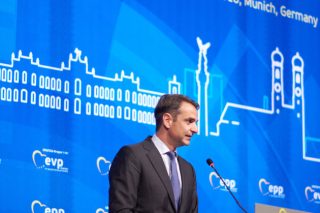 Ανακαλύπτοντας… πολιτικούς όρους