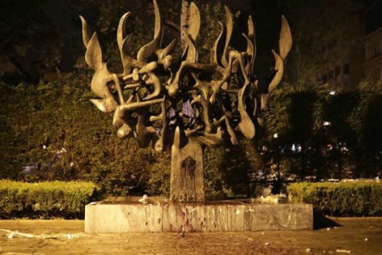 Φασιστική επίθεση στο Μνημείο του Ολοκαυτώματος