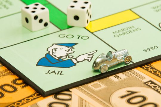 Στη φυλακή ο τραπεζίτης που «έβαλε» την Ιρλανδία σε Μνημόνιο