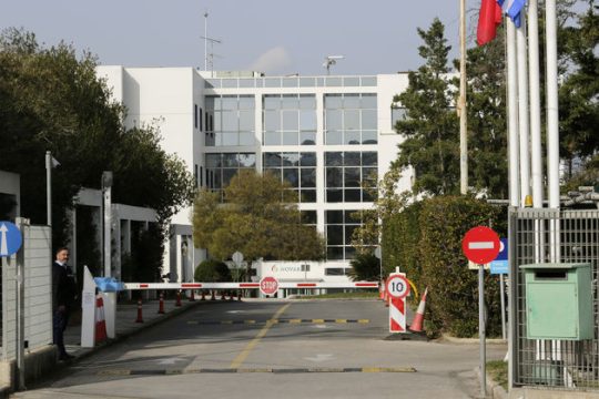 Φύλλο και φτερό όλοι οι λογαριασμοί της Novartis Hellas