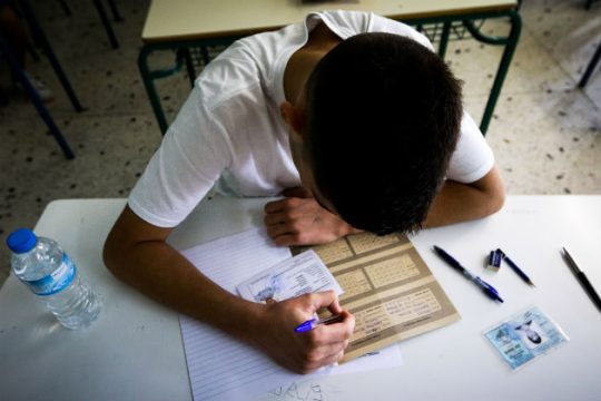 Με Βιολογία η αυλαία των Πανελλαδικών για τα ΓΕΛ