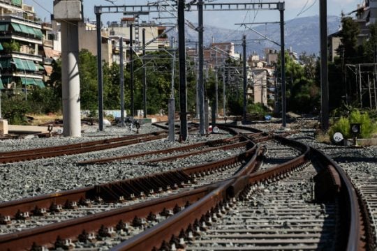 Στάσεις εργασίας και 24ωρη σε ΟΣΕ και Προαστιακό