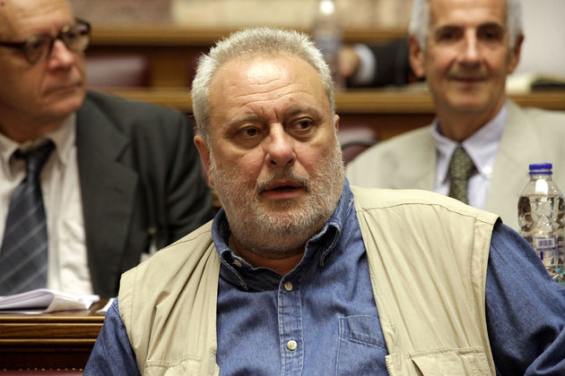 «Τη βγαίνει από δεξιά»… στο ΚΙΝ.ΑΛΛ.
