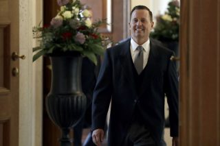 Προκαλεί και δεν ανακαλεί το «φιντάνι» του Τραμπ