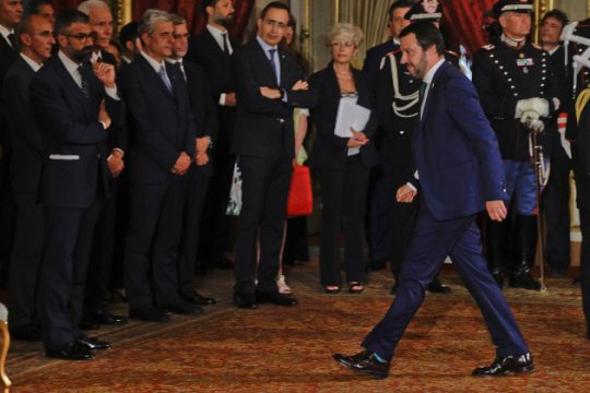 Ζητά να μην μπαίνουν οι «ψευτοεθελοντές» σε ιταλικά ύδατα