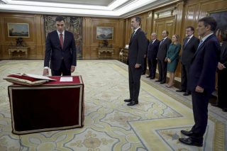 Νίκησε τη διαφθορά, τού λείπει η λαϊκή εντολή