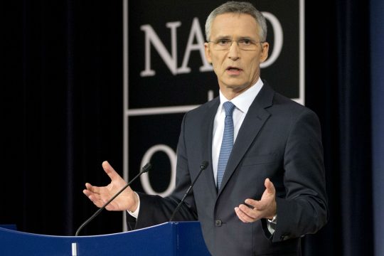 Πρώτα επικύρωση, μετά πρόσκληση ξεκαθαρίζει το ΝΑΤΟ