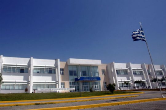 ΣΥΔ: Προκήρυξη για εισαγωγή στις Σχολές Αξιωματικών στιγματίζει τoυς τρανς