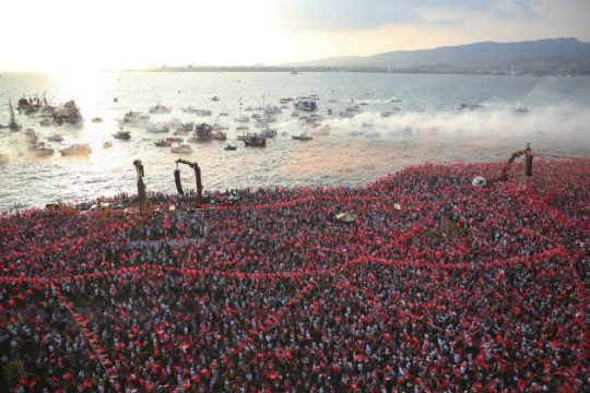 Η αντιπολίτευση βρήκε τη φωνή της πριν τις εκλογές