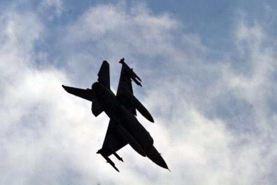 Μετά τις απειλές οι υπερπτήσεις