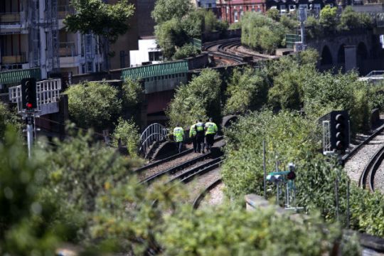 Τρεις περίεργοι θάνατοι σε σιδηροδρομικές γραμμές στο Λονδίνο